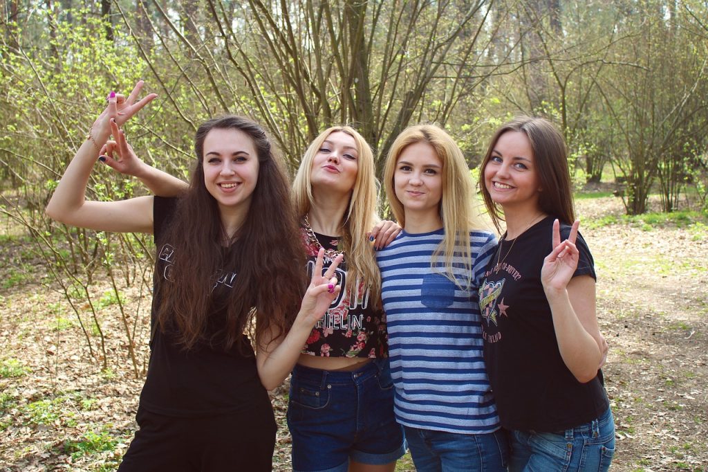 Веселые подружки фото